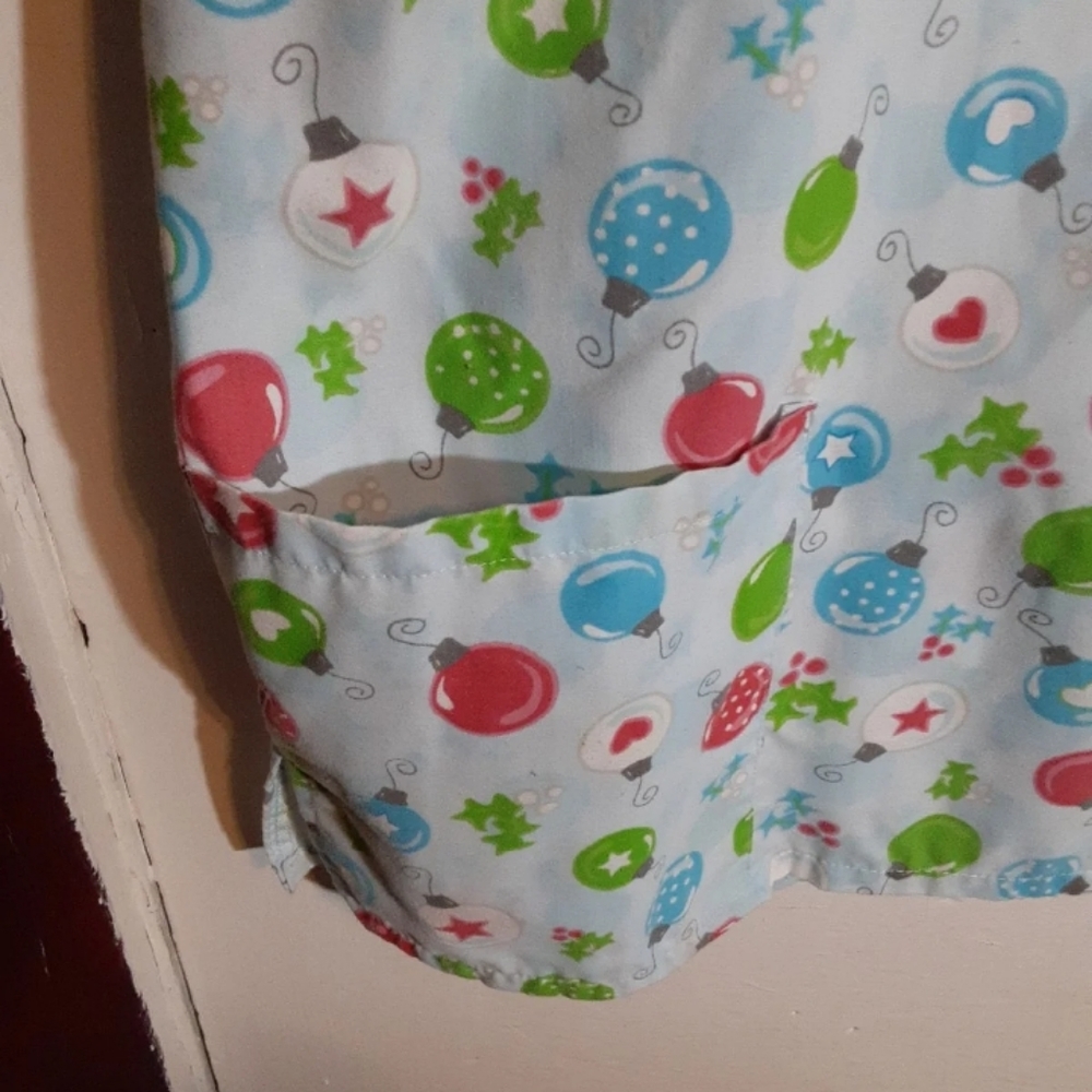 Scrub top - Picture 4 of 8